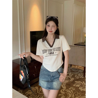 Áo Thun Croptop Cổ Bẻ 1952