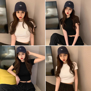 Áo croptop tay ngắn trơn cổ điển