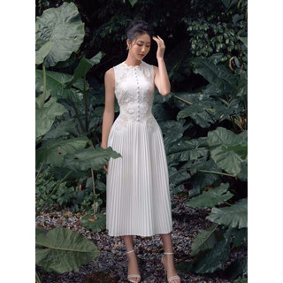 Đầm nữ thêu ren dập ly thời trang thanh lịch