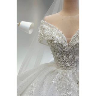 Váy cưới vai trễ thiết kế nhẹ nhàng đơn giản đính kết hạt cao cấp