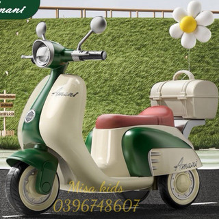 Xe máy điện cho bé mẫu mới 2024, xe Vespa điện 2 chỗ có đèn và nhạc, xe Vespa cho bé Misa kids