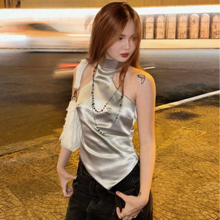 Áo cổ lọ cộc tay vải lụa ánh into.eight thiết kế