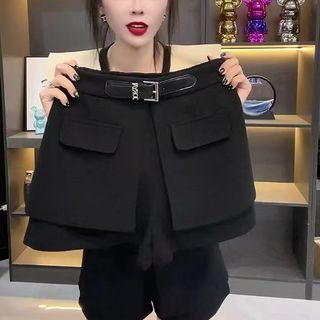 Quần sort đen 2 tà, chất boi kaki dày dặn đứng form, mix cùng áo thun borip co giãn, năng động, thoải mái