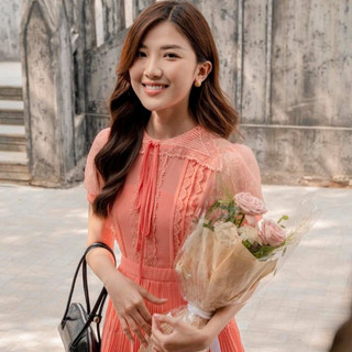 GAIETE Đầm/váy dáng lửng chất liệu voan phối ren cổ cột nơ_Hera pleated chiffon dress