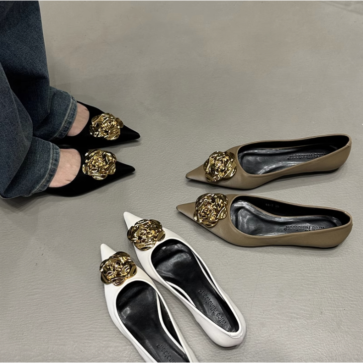 2023 Thu Đông Giày Búp Bê Đế Bằng Đính Hoa Mũi Nhọn Da Trơn Đế Mềm Đa Năng Cho Nữ