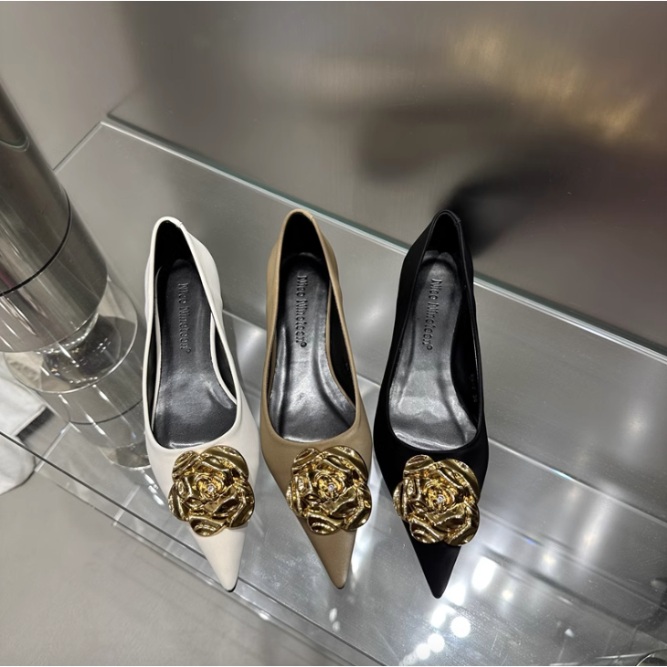 2023 Thu Đông Giày Búp Bê Đế Bằng Đính Hoa Mũi Nhọn Da Trơn Đế Mềm Đa Năng Cho Nữ