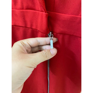 đầm đỏ dây kéo