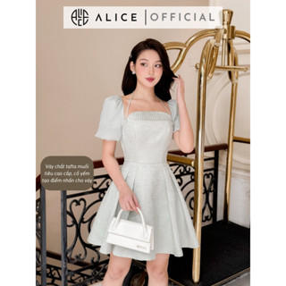 Váy Tiểu Thư Cổ Yếm Tay Bồng Thanh Lịch ALICE Chất Tafta Chiết Eo Dáng Xòe Xếp Ly, Phong Cách Trẻ Trung Tôn Dáng V982
