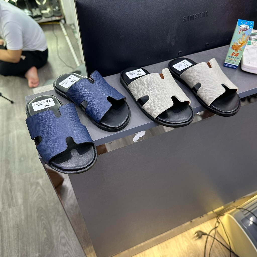 Dép HM cho bé trai, bé gái - Dép HM Cho Bé quai da sần 2024