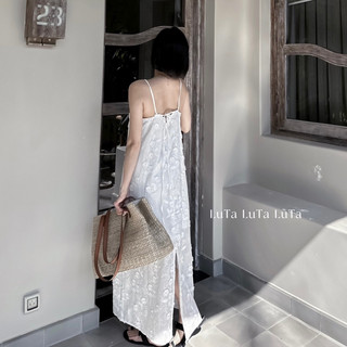 Váy xô thêu hoa nổi