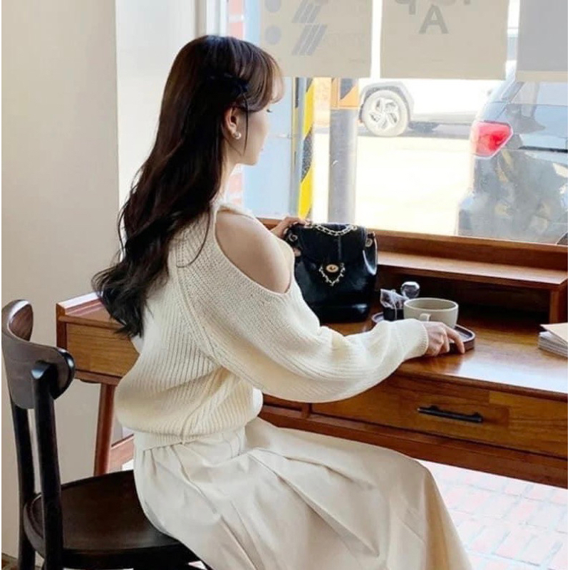 Áo len hở vai GU siêu xinh