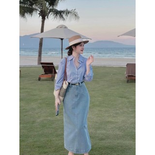 Set bộ áo sơ mi sọc phối cùng chân váy jean dáng dài trẻ trung,tôn dáng