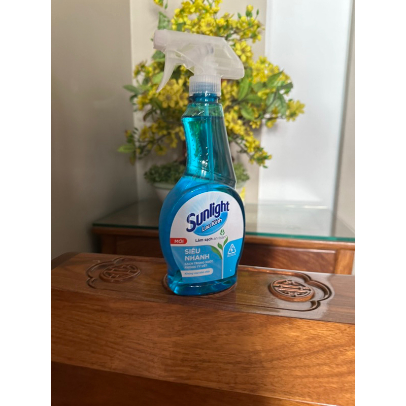 Nước lau kính sunlight 520ml