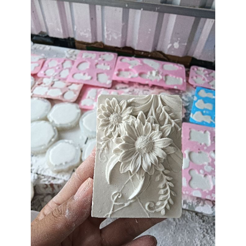 Tượng thạch cao tranh dễ thương