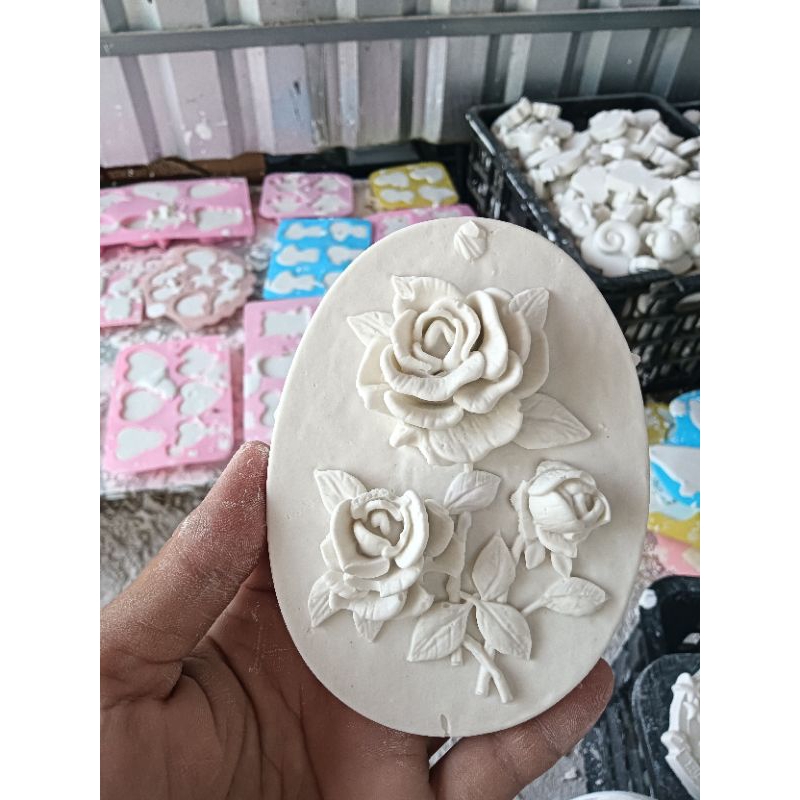 Tượng thạch cao tranh dễ thương