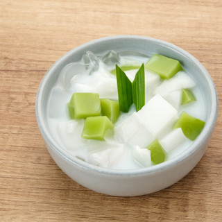 Thạch Dừa Minh Hạnh Hũ 2.5kg – Topping Hoàn Hảo Cho Mọi Món Uống Và Tráng Miệng!