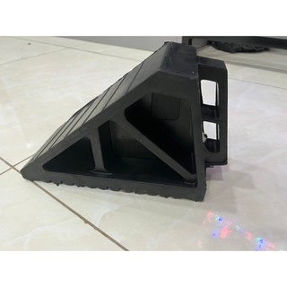 Chặn bánh xe cao su di động, cục căn bánh xe tải, cao su chặn bánh xe 270mm x 120mm x 190mm