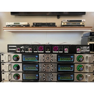 Micro Không Dây SHUR UGX 22 23 PLUS Tự Ngắt, Dò Sóng Chỉnh Tần Số Hiện Đại. Dòng Karaoke Cao Cấp Quán Hát