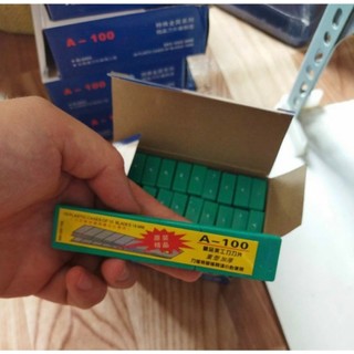 1 Hộp Lưỡi Dao Dọc Giấy A-100 (hộp lớn 200 lưỡi)