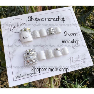 Nailbox CHÂN Màu Trắng Phối Đá