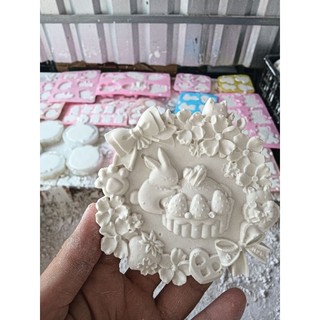 Tượng thạch cao tranh dễ thương