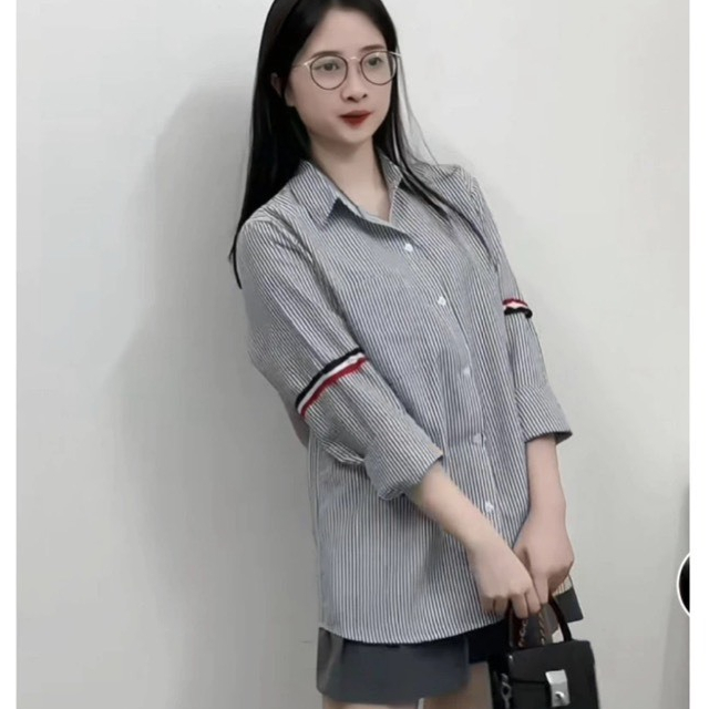 Áo sơ mi nữ tay ngắn và tay dài kẻ đỏ ngang thời trang chất mịn đẹp, thời trang cá tính, thời trang công sở | BigBuy360 - bigbuy360.vn