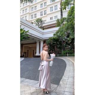 Đầm lụa cổ cao nơ lưng Mevauyen