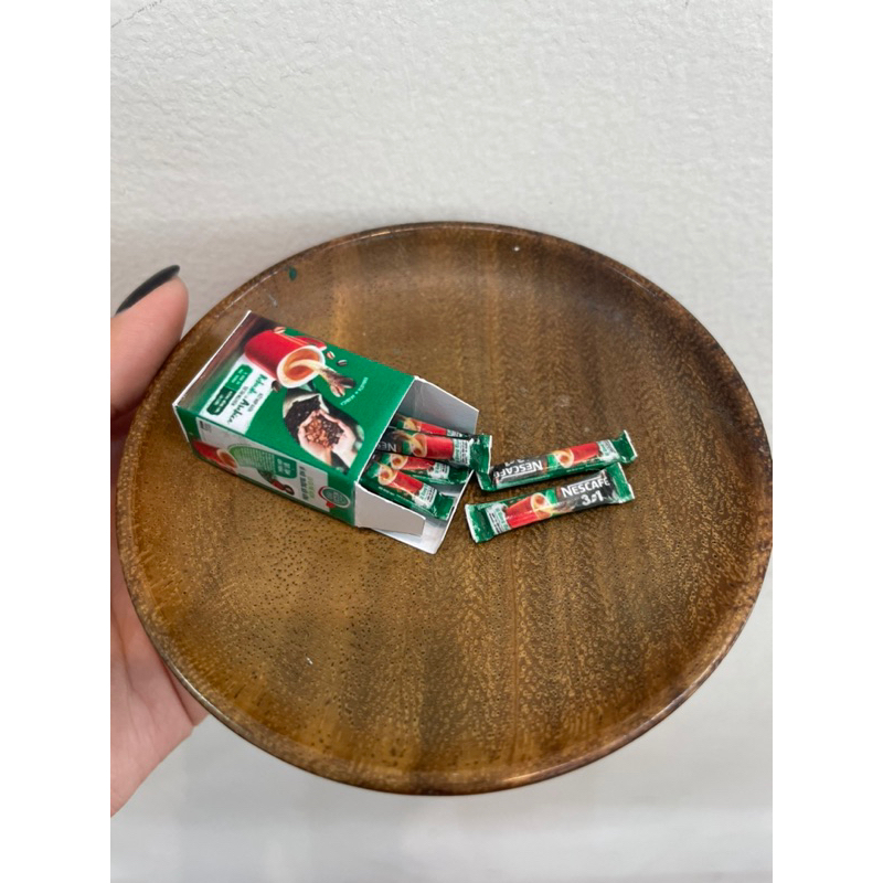 Mô hình Hộp + gói Nescafe xanh lá mini bằng giấy tỉ lệ 1:12 🌻