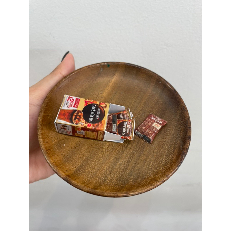 Mô hình Hộp + hộp Nescafe sữa đá mini bằng giấy tỉ lệ 1:12 🌻