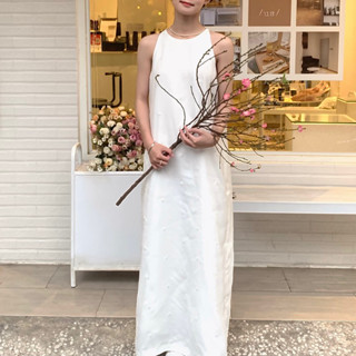 Đầm cổ yếm dáng suông dài vải tơ organza thêu hoa - Flora Dress | SOMI Studio