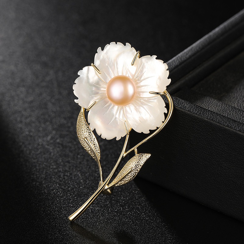 Trâm cài áo hoa mai đính ngọc trai