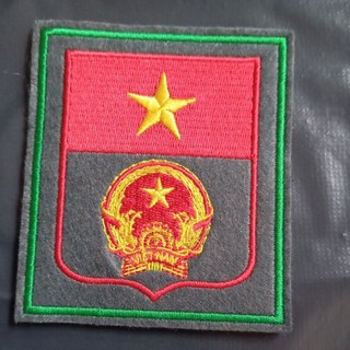 Patch cờ Việt nam viền xanh có đính. kích thước khoảng 8,5x10cm