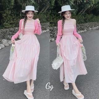 Set đi biển gồm đầm cổ yếm phối khoác dài tay kèm ảnh cận chất