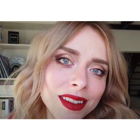 Son môi lì kiểu dáng không chuyển màu với lớp nền siêu lì, lâu trôi  Ray Of Love Long Lasting Lip Stylo