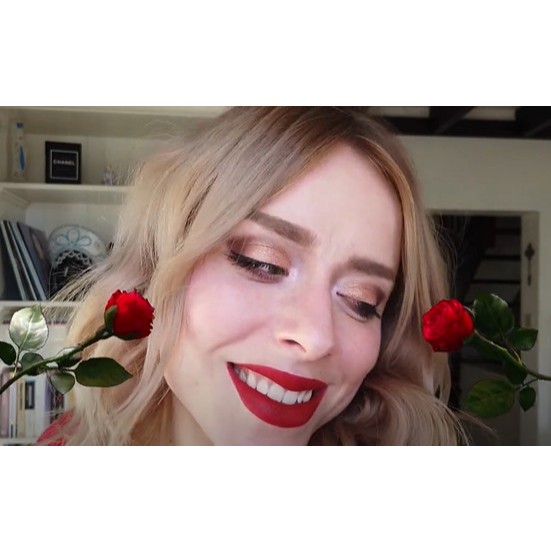 Son môi lì kiểu dáng không chuyển màu với lớp nền siêu lì, lâu trôi  Ray Of Love Long Lasting Lip Stylo