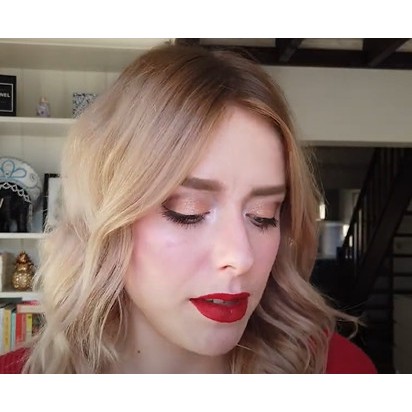 Son môi lì kiểu dáng không chuyển màu với lớp nền siêu lì, lâu trôi  Ray Of Love Long Lasting Lip Stylo