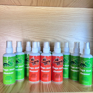 Nước xịt vệ sinh thảm yoga chính hãng.100ml