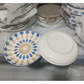 Dĩa sứ tròn hoa văn khổng tước size 20cm , dĩa sứ trắng