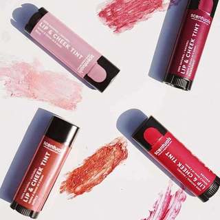 Son Dưỡng Bombshell (Màu Đỏ R.ư.ợ.u) 5gr- Scentuals