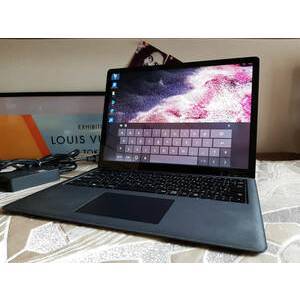 Microsoft surface laptop 2 core i7