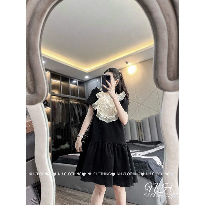Đầm tơ xuông đuôi cá cổ đáp ren bèo đính đá siêu đẹp