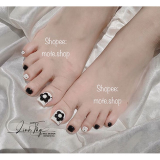 Nailbox chân thiết kế hoa nặn nổi