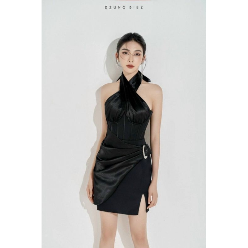 đầm body cổ yếm khoen eo
