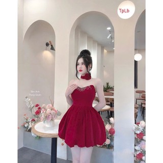 đầm nhung cúp ngực đính đá kèm hoa cài cổ riêng