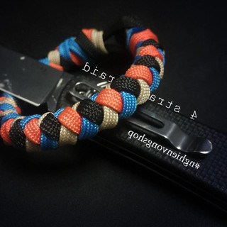 Vòng paracord handmade 4 strand braid Xanh-đỏ-đen