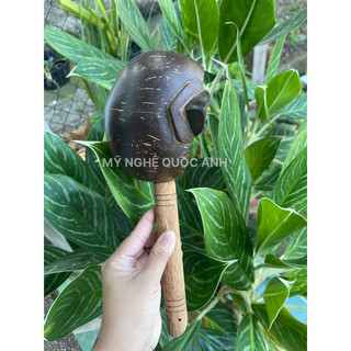 Gáo mút nước gỗ dừa loại có mỏ. Size lớn miệng rộng 13-14cm