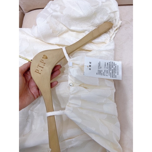 Váy Nữ, Váy Ren Tơ Hoa Cổ Yếm Hở Vai Tay Bồng Hàng 2 Lớp Phong Cách Tiểu Thư Siêu Xinh | BigBuy360 - bigbuy360.vn