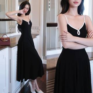 Đầm maxi thun gân đen viền trắng 2 dây khoét giọt nước