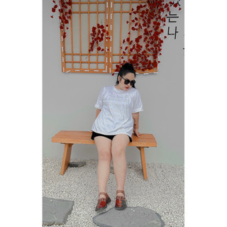 Áo phông suông đính đá Miu