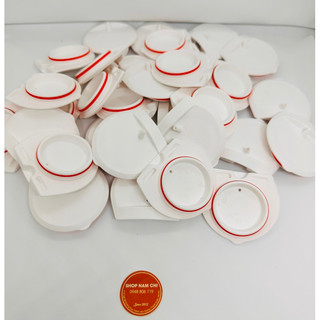 Nắp nối cups Imani với máy dây.